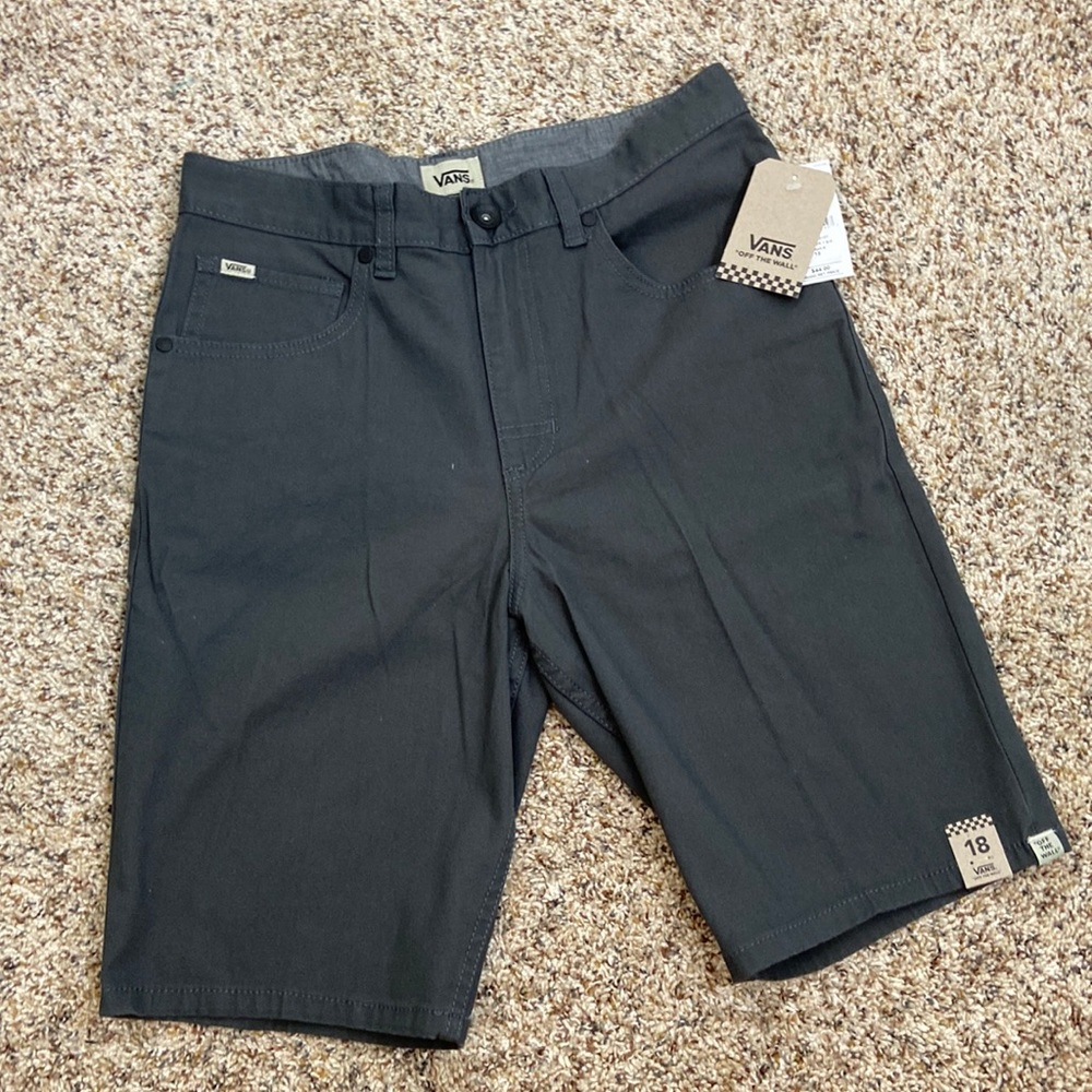 Vans Skater shorts NWT, boys 18